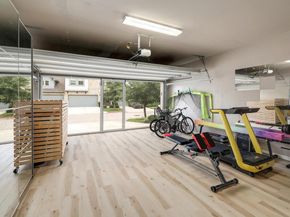 12914 Leatherback LN, Austin TX 78729