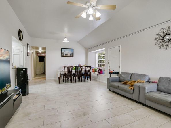 11708 Kings View Ct A and B, Austin TX 78750