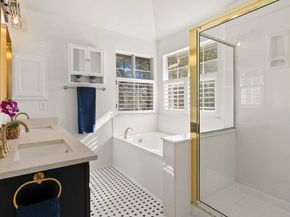 8213 Cheno Cortina TRL, Austin TX 78749