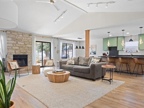9706 Woodshire DR, Austin TX 78748