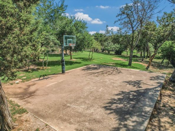 124 Walnut Tree LOOP, Georgetown TX 78633