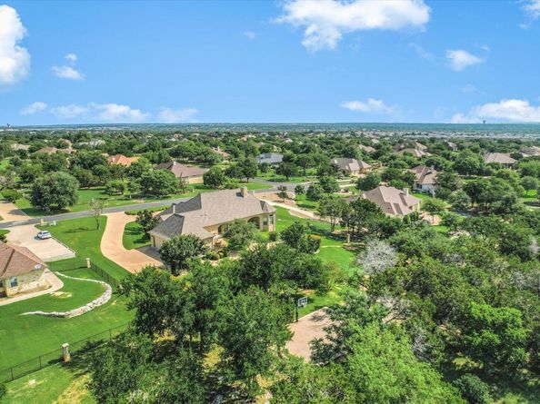 124 Walnut Tree LOOP, Georgetown TX 78633