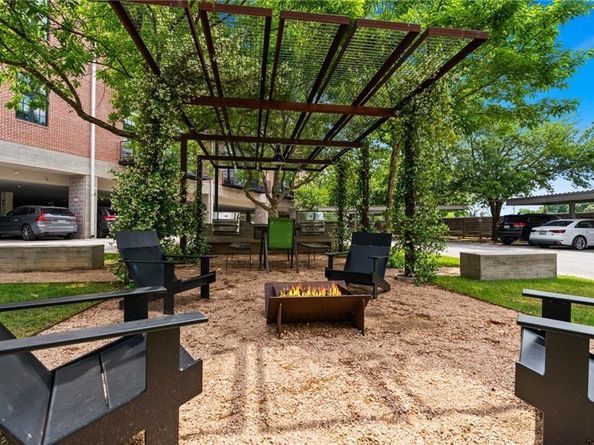 2235 E 6th ST 302, Austin TX 78702