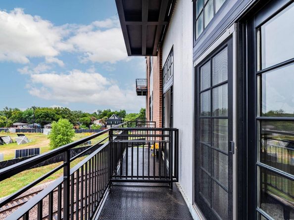 2235 E 6th ST 302, Austin TX 78702