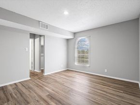 101 E 33rd ST 206, Austin TX 78705