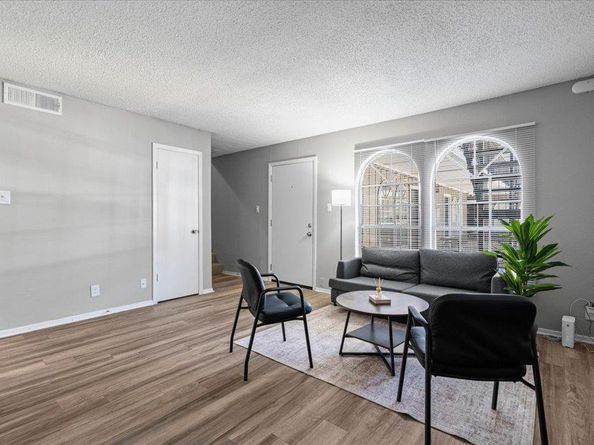 101 E 33rd ST 206, Austin TX 78705