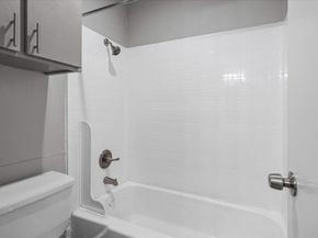 101 E 33rd ST 206, Austin TX 78705