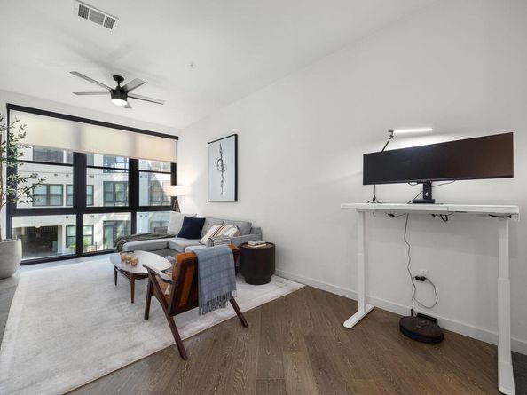 800 Embassy DR 204, Austin TX 78702