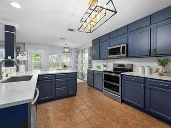 324 King Elder LN