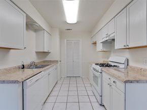 212 Rockcrest DR, Georgetown TX 78628