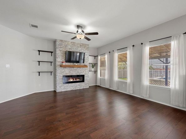 1500 Lochaline LOOP, Pflugerville TX 78660