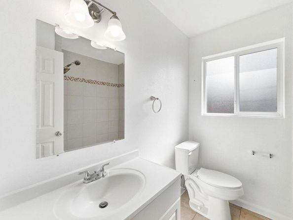 1308 E 52nd ST A and B, Austin TX 78723