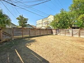 1308 E 52nd ST A and B, Austin TX 78723