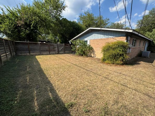 1308 E 52nd ST A and B, Austin TX 78723