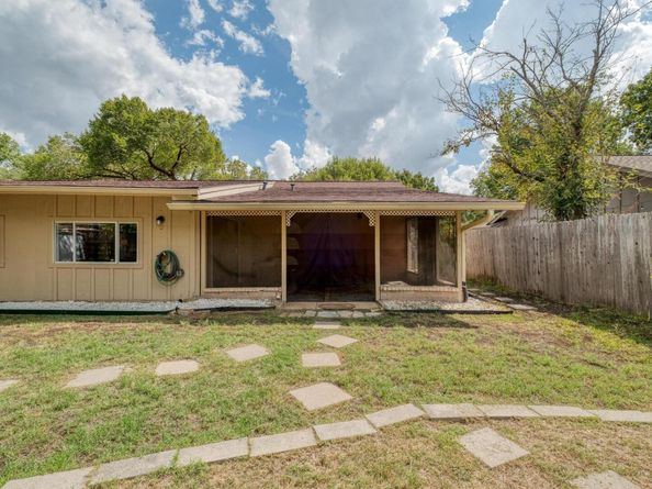 9214 Hunters TRCE E, Austin TX 78758