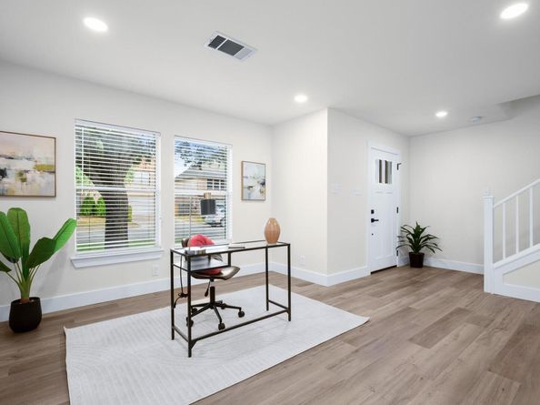 17901 Narsitin LN, Pflugerville TX 78660