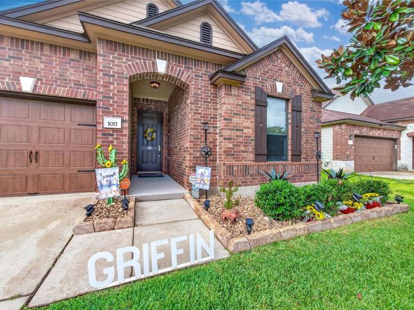 1017 Oatmeal DR, Pflugerville TX 78660