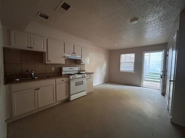 4800 E Stassney LN, Austin TX 78744