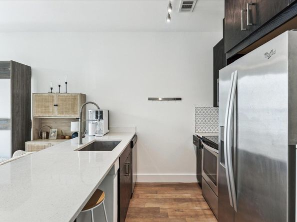 1615 E 7th ST 306, Austin TX 78702