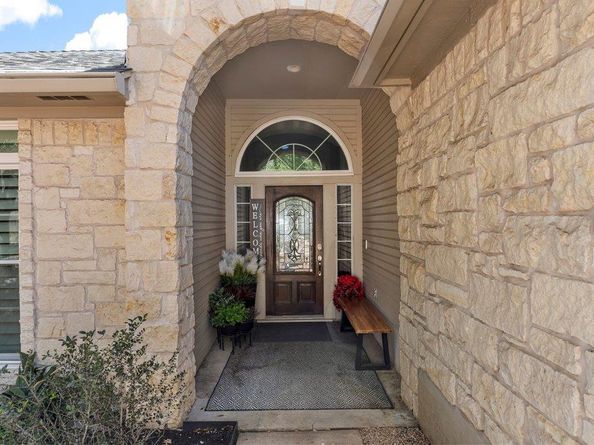 6913 Auckland DR, Austin TX 78749