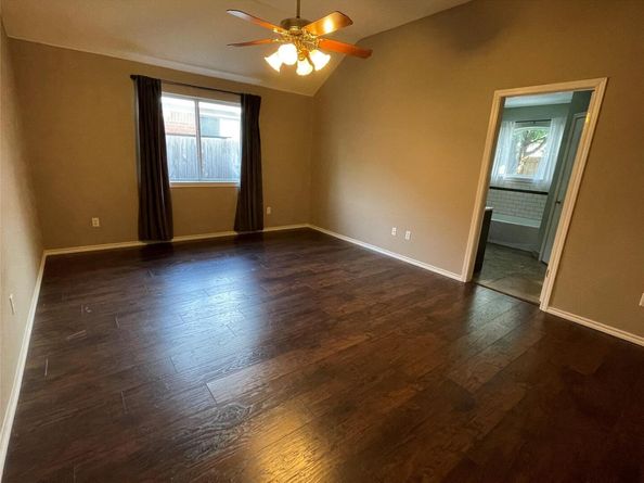 1512 Freestone DR, Pflugerville TX 78660