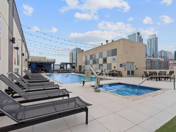 555 E 5th ST 817, Austin TX 78701