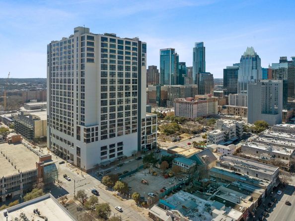 555 E 5th ST 817, Austin TX 78701