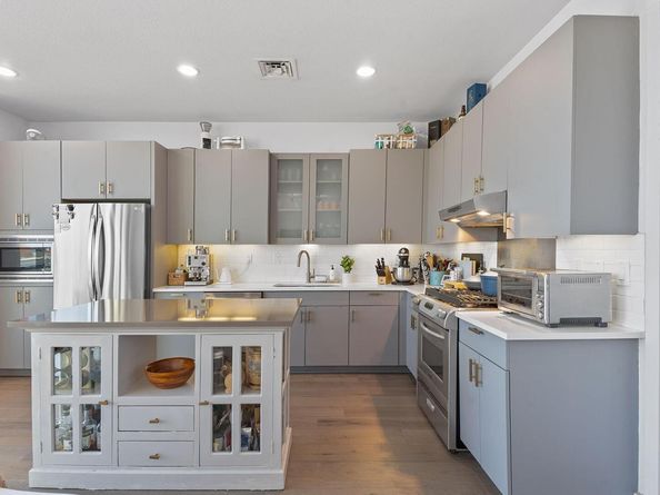 555 E 5th ST 817, Austin TX 78701