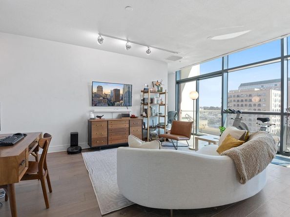 555 E 5th ST 817, Austin TX 78701