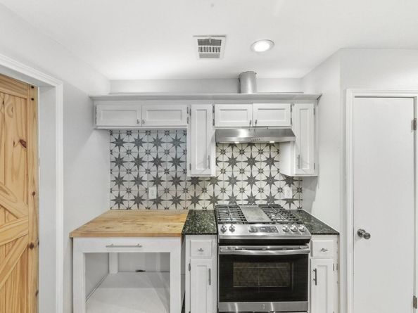 7804 Phoenix Pass, Austin TX 78737
