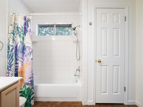 1422 Wheatfall LN, Austin TX 78748