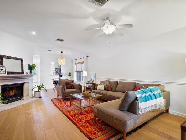 1422 Wheatfall LN, Austin TX 78748
