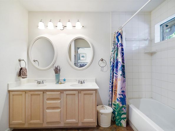 1422 Wheatfall LN, Austin TX 78748