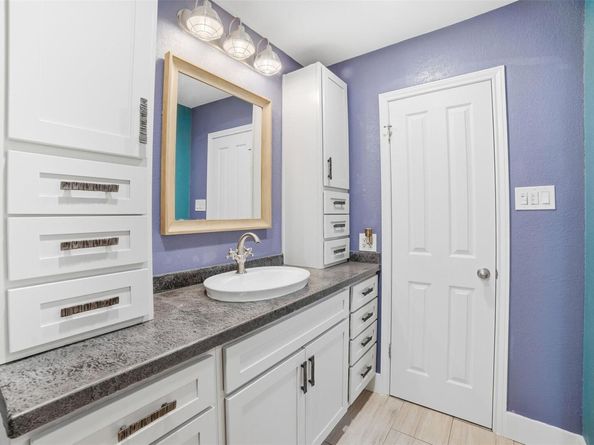 6903 Treaty Oak CIR, Austin TX 78749