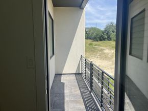 2050 Lohmans SPUR 1804, Lakeway TX 78734