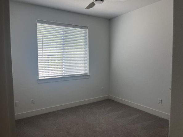 2050 Lohmans SPUR 1804, Lakeway TX 78734
