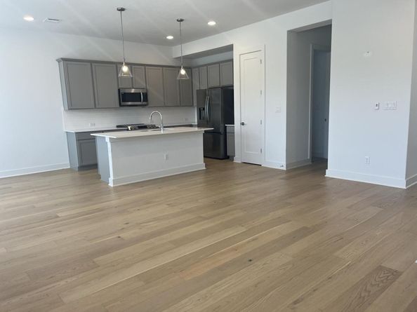 2050 Lohmans SPUR 1804, Lakeway TX 78734