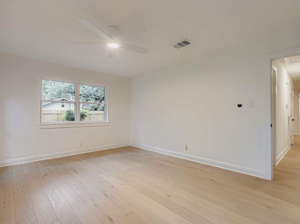 11703 Oak Knoll DR, Austin TX 78759