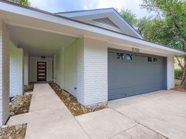 11703 Oak Knoll DR, Austin TX 78759