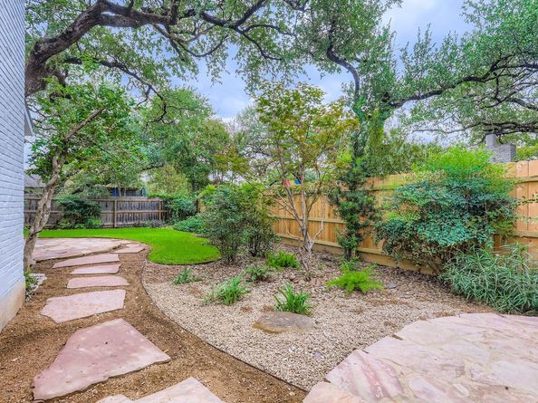 11703 Oak Knoll DR, Austin TX 78759