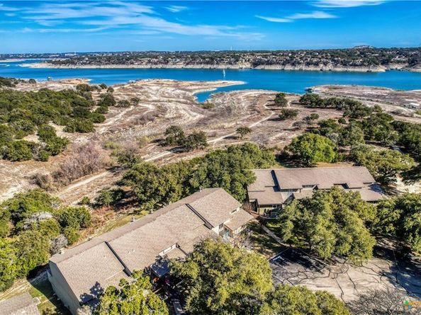 133 Comanche PT, Point Venture TX 78645