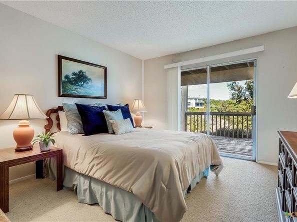 133 Comanche PT, Point Venture TX 78645