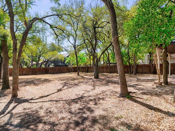 8121 Greenslope DR, Austin TX 78759