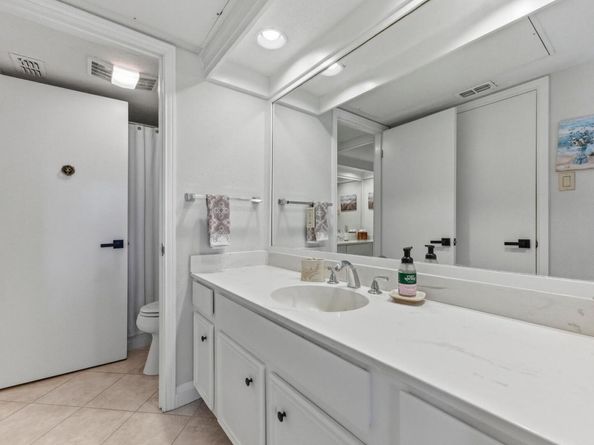 107 World Of Tennis SQ, Lakeway TX 78738