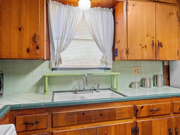 2000 Cedar Ave, Austin TX 78722