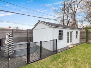 4002 Bradwood RD, Austin TX 78722