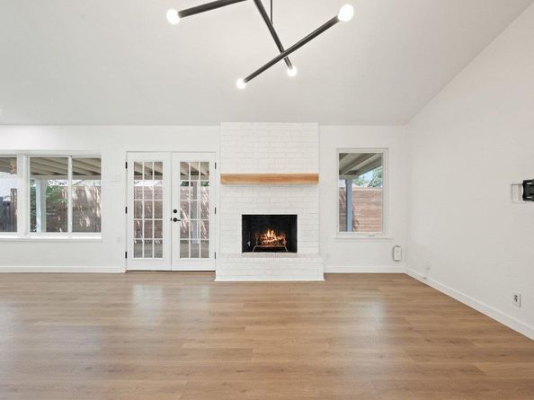 6902 Meadow RUN, Austin TX 78745