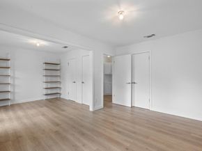 6902 Meadow RUN, Austin TX 78745