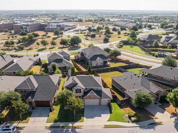 1309 Daylily LOOP, Georgetown TX 78626