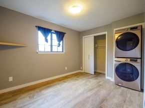 2302 E Side DR 28, Austin TX 78704